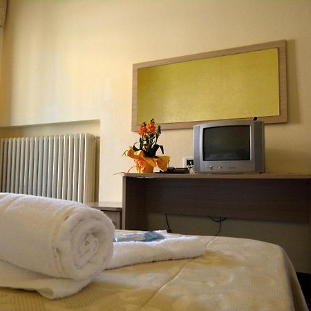Hotel Orly 체제나티코 외부 사진
